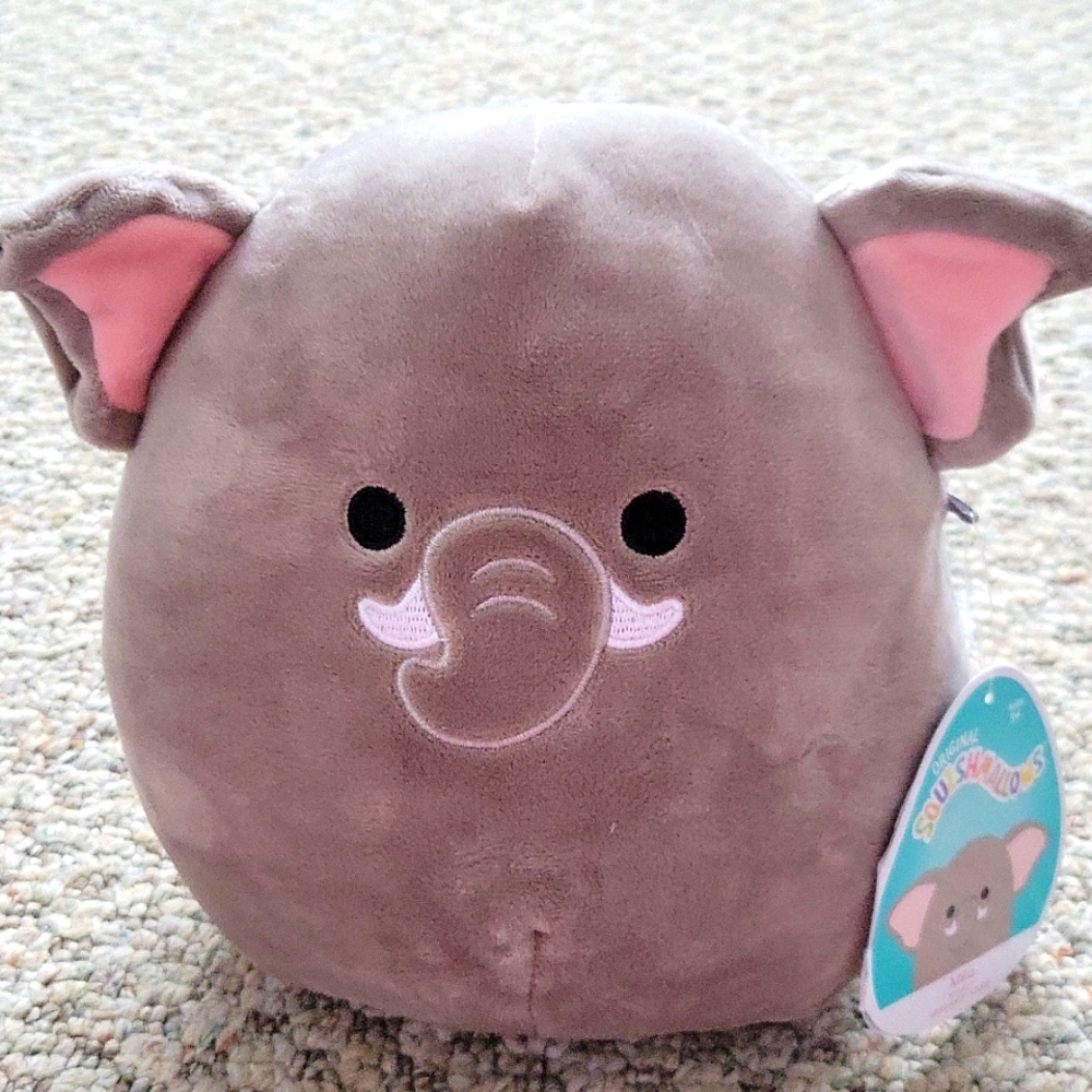 MILA SQUISHMALLOW